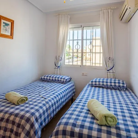 Сasa de vacaciones Beautiful 3 Bed In